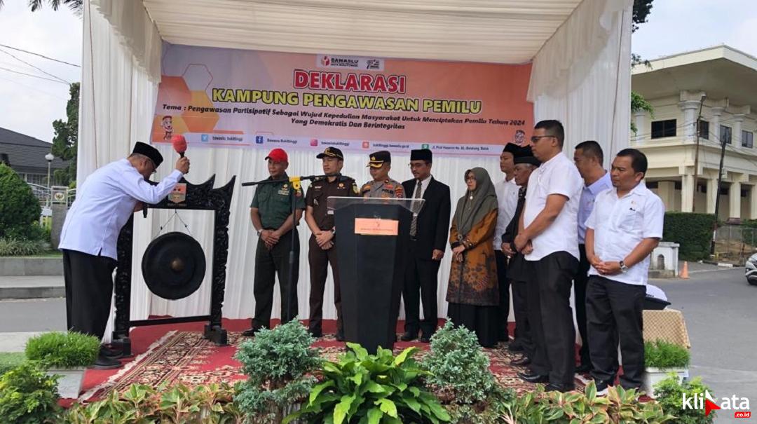 Antisipasi Masalah Pemilu, Bawaslu Kota Bukittinggi Deklarasi Kampung Pengawasan...