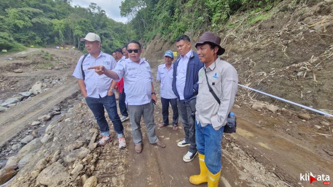 Rombongan Forum Peduli Canduang Koto Laweh turun ke lapangan meninjau proyek sambo dam...