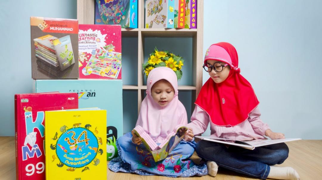 Tanamkan kebiasaan ini, agar anak hobi baca